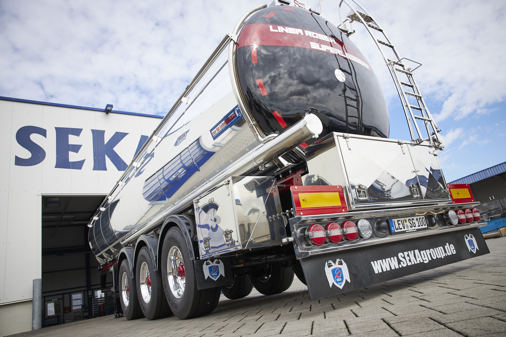 The Queen of the tank trailers